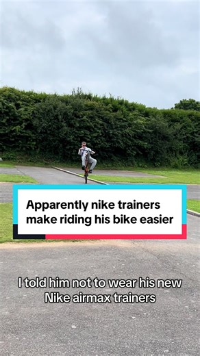 Men's Nike Air Max IVO Trainers for Daily Comfort