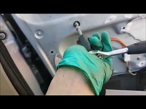 How to replace the exterior mirror on a Renault Modus