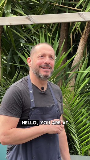 🍴🥬Depuis trois générations, la famille Cane prépare les capouns, ces choux farcis typiques de la cuisine niçoise. Une recette simple, qui met à l’honneur les produits du terroir et la convivialité des tables d’automne. 📍 À déguster sur place, tous les jours sauf le mercredi : https://www.explorenicecotedazur.com/fiche/restaurant-chez-cane/ ---- 🍴🥬For three generations, the Cane family has been preparing capouns, the traditional stuffed cabbage from Nice’s local cuisine. A simple recipe that