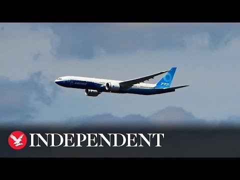 Boeing 777X jet performs staggering steep take off