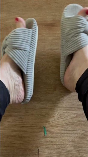 Most Comfortable House Slippers for Women: Memory Foam Slides Review