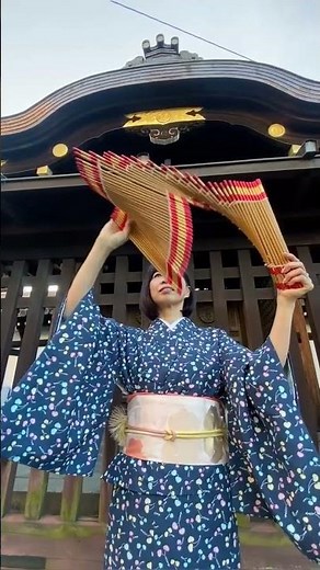 玉すだれ Performer of traditional Japanese art "Tamasudare". #南京玉すだれ