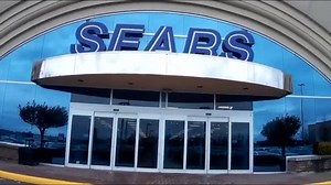 Sears Canada executives, managers get big bonuses as closeout sales begin