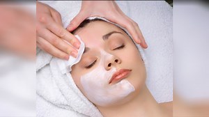 Skin Bleaching Side Effects: Bleaching से बहुत ले आए चेहरे पर निखार, जान लें इससे होने वाले ये गंभीर नुकसान