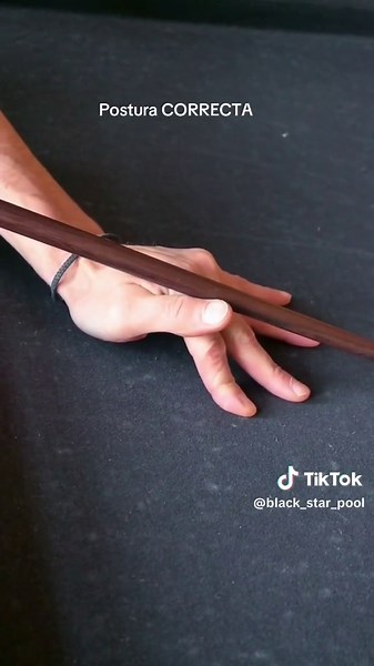 Consejos para la postura correcta al jugar al pool/billar