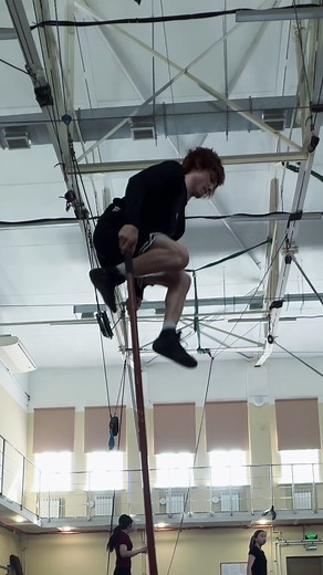 Circus Life: Inside Modern Cirque and Digital Circus Roles