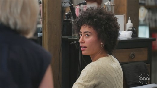 Salon clients shocked by stylist's shady questions about skin tone