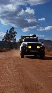 Your constant quest for extra surface space to prep food, place drinks, or gear, is over when you fit the useful Load Bed Cargo Slide Drop Down Table. Credit: @vandiepadaf #frontrunnerdometicroofracks #frontrunnerdometic #dometic #overland #campgear | Front Runner Dometic South Africa