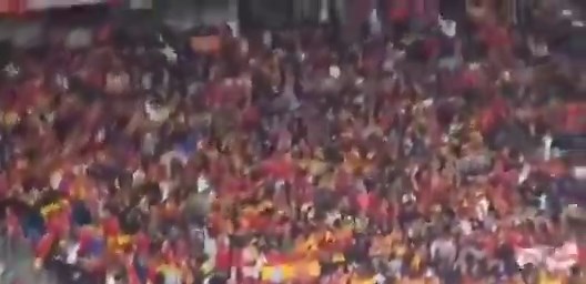 Cánticos racistas e islamófobos por una parte de la afición ultraderechista de la selección española en el RCDE Stadium en el partido España- Egipto: "Musulmán el que no bote". Vergüenza.