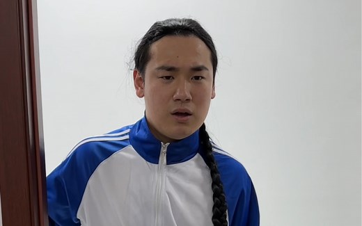 脱缰凯：谁发型有我硬？