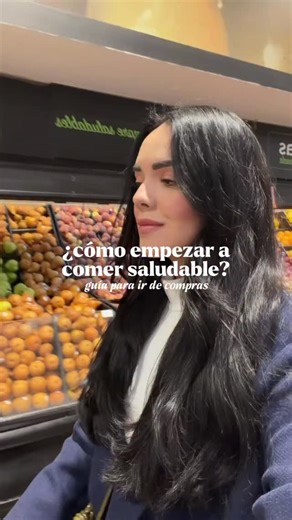¿Cómo aprender a comer saludable? 💘 En esta guía vas a poder encontrar los grupos de alimentos básicos para cambiar tu estilo de vida! Frutas: manzana, plátano, papaya, melón, sandía, fresas, frambuesas, blueberries, kiwi, etc Verdura (también son carbohidratos): tomate, pepino, espinaca, calabacita, lechuga, cebolla, pimientos, etc Carbohidratos: papa, camote, arroz, tortillas, quinoa, pasta, avena, etc Proteínas: pollo, res, cerdo, pavo, pescado, huevo, atún, salmón, etc Grasas: aguacate, alm