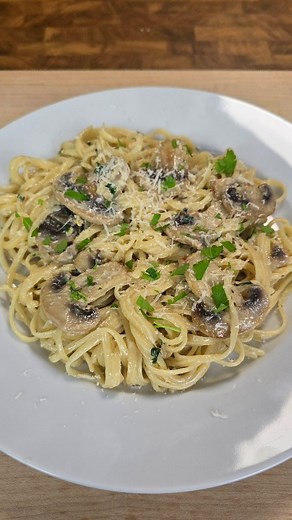 foodkagechris on Instagram: "Mario's mushroom pasta 🍝 from the super mario bros movie Recipe: - 200g pasta - 150g fresh mushrooms - 1 tbsp olive oil - 1 clove garlic, finely chopped - 1/2 shallot or 1/4 onion, finely choped - 100ml heavy cream - 30g grated parmesan cheese, plus extra for serving - optional: 20ml dry white wine - 1/2 tbsp fresh parsley, chopped, plus extra for garnish - salt and black pepper to taste - optional: 1/4 lemon zest Instructions: Boil a pot of salted water and 