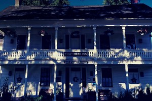 Wolf Creek Inn, Oregon