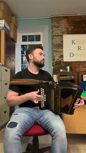 🎵Porthole of the Kelp🎵 https://conormoriarty.bandcamp.com/album/the-first-month-of-summer | Conor Moriarty