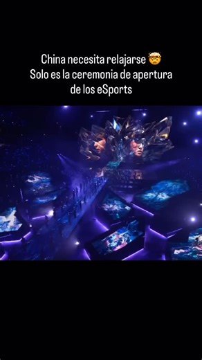 Electronic Music is love on Instagram: "China acaba de desbloquear un nuevo nivel en el mundo de los eSports. La Ceremonia de Apertura de los Esports de China en Pekín marcó el lanzamiento de la Super Champion Cup, reuniendo en un mismo escenario a grandes títulos como League of Legends, CS2 y Honor of Kings. Desde zonas tecnológicas futuristas hasta shows de cosplay y anuncios importantes —como la nueva sede de JDG—, el evento mostró la ambición de China por construir un imperio de eSports de c