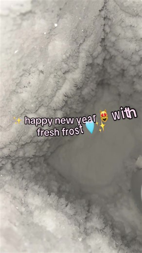 ✨ happy new year icys 🤸🏼‍♂️ ✨ this got to be the MOST frost i’ve ever had in this freezer 😻 ✨ hope you enjoy 🩵🩵✨ #ice#icetok#iceasmr#freezerfrost#mukbang