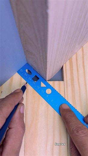 Quick Way to Measure Wood Corners Perfectly #woodworking #carpentry #woodworkingtips #shortsyoutube