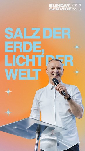 „‚Ihr seid das Salz der Erde, ihr seid das Licht der Welt.‘ (Matthäus 5,13–14) Diese Worte erinnern mich daran, dass wir berufen sind, mehr zu sein als Zuschauer. Salz bewahrt und gibt Geschmack, Licht zeigt den Weg. Wenn wir Gottes Liebe leben, dann leuchten wir in einer Welt, die oft dunkel und geschmacklos scheint. Nicht aus eigener Kraft, sondern weil Er in uns scheint. ✨🕯️ Die ganze Predigt findest du oben in der Bio ⬆️ | Peter Wenz
