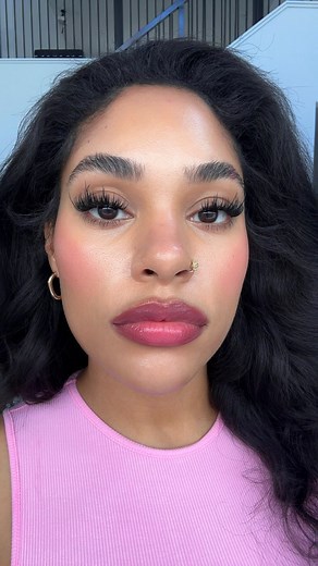 106K views · 1.1K reactions | I love using small makeup brushes to do my makeup. It’s precise, you don’t over use products and you can bring them with you in your purse for touch ups!  | ItsMyRayeRaye | Facebook