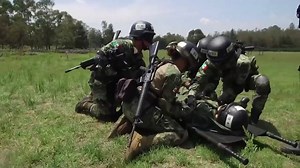 312K views · 10K reactions | Adiestramiento del personal del Servicio de Sanidad en el Curso de Medicina Táctica Militar, cuyo fin es salvar vidas del personal militar en operaciones y de la población civil en la aplicación del #PlanDNIIIE. (Cortesía: El Heraldo TV) | Defensamx | Facebook
