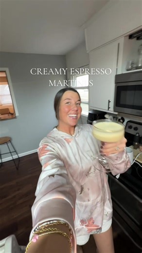 this is your sign to invest in an espresso machine, if you don’t already have one 🤌🏼☕️🍸 #espressomartini #drinkofchoice #sahmlife #easyrecipe