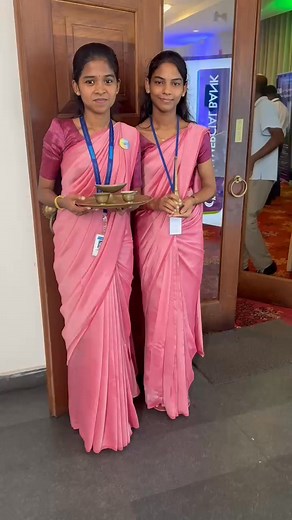 Commercial Bank recently held an awareness session to empower the North by accelerating digital excellence. This Digital Transformation and Awareness Session was designed to comprehensively educate customers about the Bank’s digital product offerings and services. | Commercial Bank of Ceylon PLC