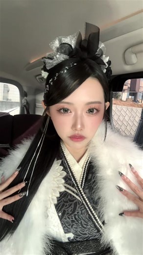 来年成人式の子！SHEINのストーンシール目の周りに貼ったらめっちゃキラキラで可愛いのに1日取れなかったからまじおすすめ🤍✨✨ #fyp #05 #成人式 #振袖