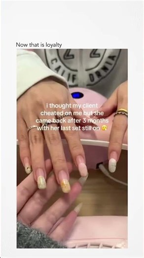 Her nails have extensions 😭