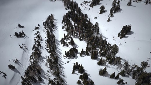 In the heart of the Uinta mountains (and with the help of Park City Powder Cats ), skiers and snowboarders can experience backcountry terrain with a deep quiet and untouched powder that are hard to find elsewhere. ⁣ ⁣ Film: KNHO FILM | Visit Utah