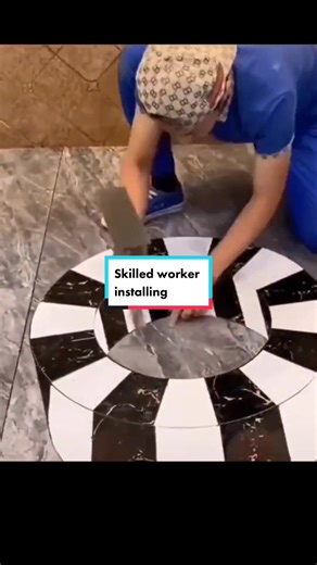 Skilled worker Stone Installing#skilledworker #stoneinstallation #marbleinstall #goodskill #excellentinstallation #marbledecoration #stoneproject