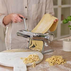 1.9K views · 12 reactions | Get the hang of delicious, Italian-style pasta in no time with this elegant and easy-to-use Pasta Machine, which transforms home-made dough into perfectly rolled strips of fresh tagliatelle, sheets of lasagne or strands of spaghetti or linguine with a simple turn of the handle . Shop now - https://www.lakeland.co.uk/72388/lakeland-pasta-machine-chromed-steel?src=fborg | Lakeland | Facebook