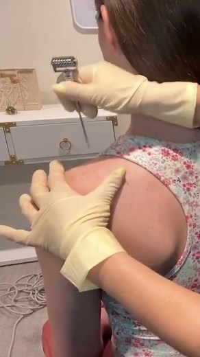 ASMR Shoulder Acupressure (I love that sound for pain relief)