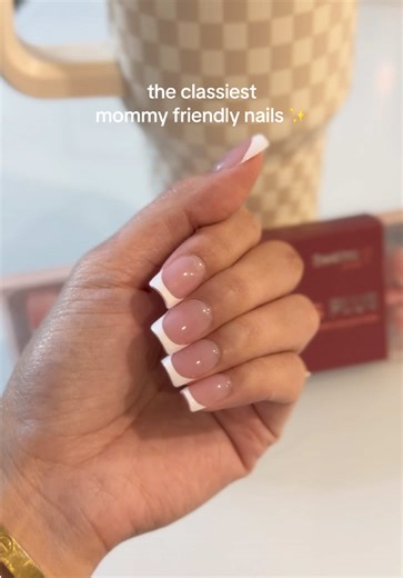 if you’re a mom or work with your hands a lot, these are itttt 😍 they last forever too #pressonnails #shortsquarenails #frenchtipnails #classynails #momnails