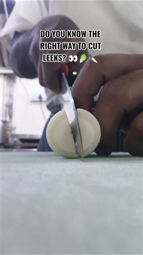 How to Cut Leeks Like a Pro Chef 🥬🔪 | Easy Cutting Technique #shorts