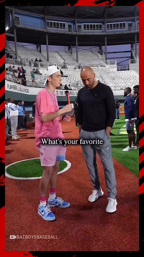 Cant beat the classic Yankee hat!!! #derekjeter #baseball #mlb #nyy #yankees #jeter #captain | The Captain's Corner