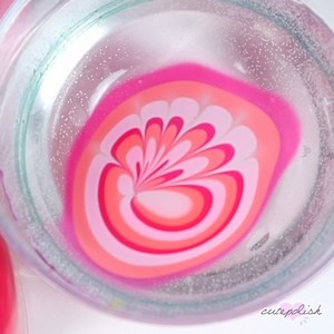 Here's a super creative and fun way to do your nails at home! 💅🏻 | cutepolish