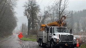 Storm cuts power for 3,000  residents along Highway 126 between Mapleton and Florence