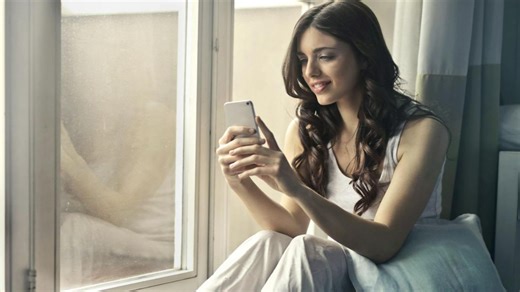 30  Tips on How to Make a Girl Like You Over Text in a Jiffy