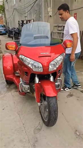 Honda Goldwing Trike – Luxury Touring on 3 Wheels! 👑🏍️ #hondagoldwing #goldwingtrike #trikelife#yt