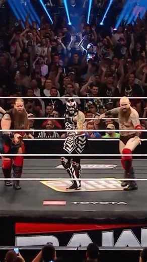 Smooth operators 😎 #WWERaw