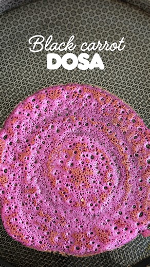 Prachi Bohora 👩🏻‍⚕️ Child Nutrition | Recipes | Lifestyle on Instagram: "Black or Regular Carrot?🥕 Black carrots look different, but they’re actually better than regular carrots 💜 They’re packed with highest total phenolics, flavonoids and proanthocyanins, posses greater antioxidant capacity, great for digestion, and help boost immunity especially in winter. Useful especially where: - High oxidative stress - Inflammatory conditions - Metabolic risk (insulin resistance, dyslipidaemia) - Gut-h