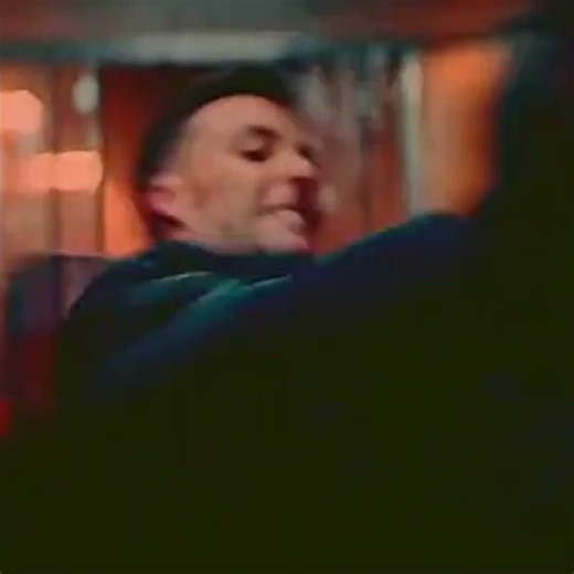 Predator 6 Badlands: Dek fights with synthetic guards & Fancy Alien Irokez vinyl sticker AnySigns.ca