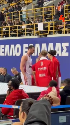 Η χειρονομία του Γιώργου Μπαρτζώκα στους οπαδούς της ΑΕΚ. #creta24 #cretamediagroup #μπαρτζωκας #ολυμπιακος #αεκ