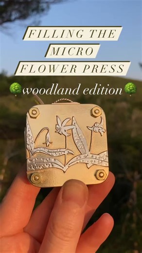 873 reactions · 52 shares | Your new 5-minute hobby! Press flowers anywhere. It’s easy and fun. “My flowers turned out beautiful!” — Melissa O. Get yours now https://flo-press.com/products/mini-flowerpress | FloPress | Facebook
