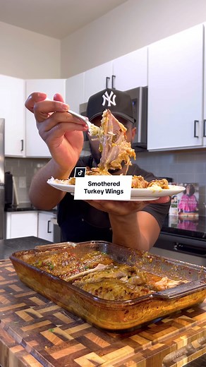 Smothered Turkey Wings Recipe for Thanksgiving