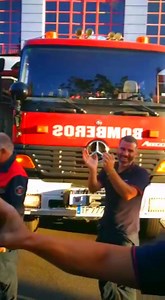 190K views · 2K reactions | Sin palabras, simplemente, JUANI DE LA ROSA. Bomberos de Tenerife Excmo Ayuntamiento de Icod de los Vinos #bomberostenerife | Bomberos Tenerife | Facebook
