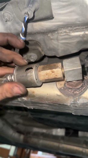 How to remove oxygen sensor adapter #shortvideo