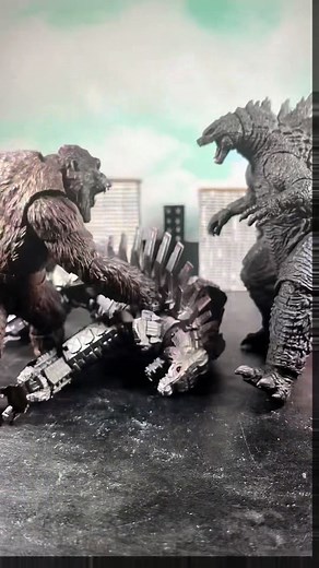 Mechagodzilla returns …….? #godzillavskong #monsterverse #godzilla2021 #kong2021 #mechagodzilla2021 #kaiju #godzilla #shmonsterartsgodzilla2021 #shmonsterartsmechagodzilla2021 #shmonsterartsmechagodzilla2021 #actionfigures #punching #imback #funny #beatup #stopmotion #stopmotionanimation #godzillameme #tamashiinations #bandai