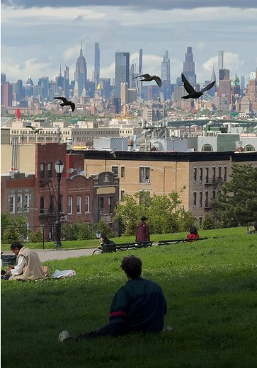 Vibrant Manhattan Views from Sunset Park