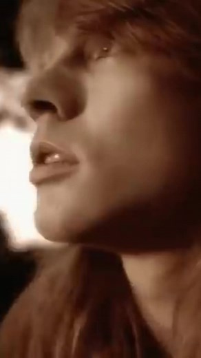 Guns N' Roses - Don't Cry (1990s) Music Video with Lyrics